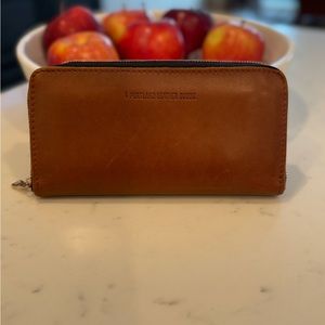 Portland Leather Goods Accordion Zip Wallet